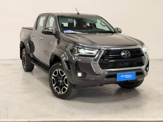 TOYOTA HILUX 2.8 D-4D TURBO DIESEL CD SRX PLUS 4X4 AUTOMÁTICO TOYOTA HILUX 2.8 D-4D TURBO DIESEL CD SRX PLUS 4X4 AUTOMÁTICO